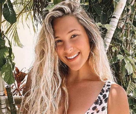 allie schnacky boobs